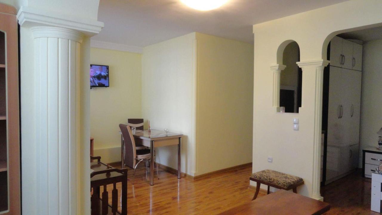Appartamento House At Ortachala Tbilisi Esterno foto